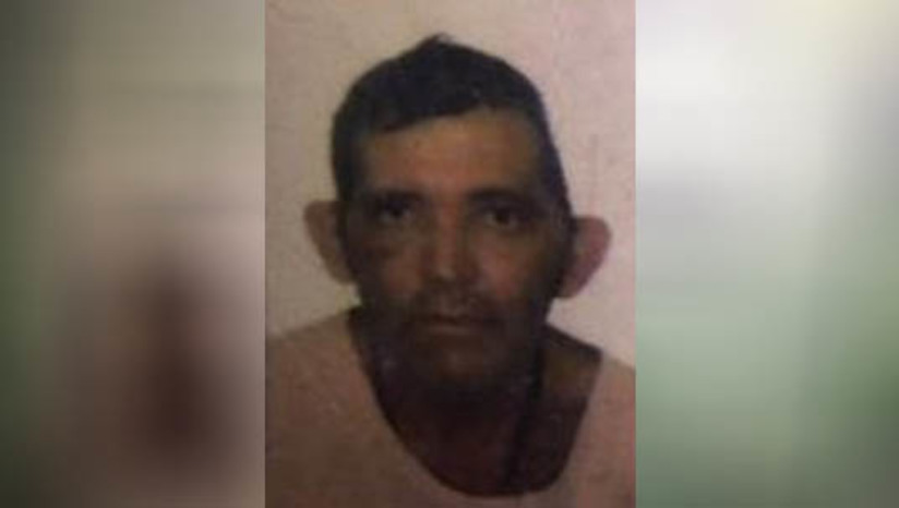 Imagem 1 -  Homem encontrado morto no bairro Santo Antônio foi vítima de descarga elétrica. O caso aconteceu por volta das 20h desta quinta-feira (25). Francisco Wellington Freire Marques, de 52 anos, foi encontrado caído, dentro da própria residência. Uma ambulância do Samu foi acionada e constatou o óbito, sendo acionadas a polícia civil e o Itep. De acordo com o perito Álamo Silva, não foram identificados sinais de arrombamento na casa e apesar de haver sangue no local, não foi possível identificar, de imediato, o que teria provocado a morte. O corpo de Francisco foi removido para a sede do órgão, onde passou por exame de necropsia, que constatou o óbito por descarga elétrica.