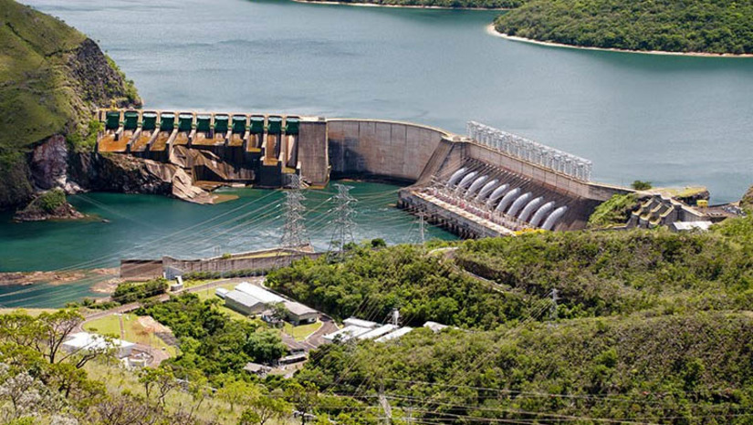 Imagem 1 - Bandeira verde: Aneel retira cobrança extra da conta de energia no mês de agosto. O anúncio foi feito nesta sexta-feira (26). O diretor-geral da ANEEL, Sandoval Feitosa, destacou que “no final de junho, houve uma expectativa de menor volume de chuvas para julho, o que se confirmou na maior parte do país. Porém, o volume de chuvas na Região Sul neste mês contribuiu para a definição da bandeira verde em agosto”. Imagem 1 - Bandeira verde: Aneel retira cobrança extra da conta de energia no mês de agosto. O anúncio foi feito nesta sexta-feira (26). O diretor-geral da ANEEL, Sandoval Feitosa, destacou que “no final de junho, houve uma expectativa de menor volume de chuvas para julho, o que se confirmou na maior parte do país. Porém, o volume de chuvas na Região Sul neste mês contribuiu para a definição da bandeira verde em agosto”.