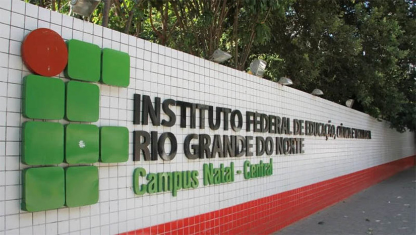 Imagem 1 - MEC já investiu mais de R$ 9,1 milhões no Instituto Federal do Rio Grande do Norte . O montante faz parte da ação de consolidação do Novo Plano de Aceleração do Crescimento (Novo PAC) do governo federal, melhorando a infraestrutura existente e beneficiando milhares de estudantes. O investimento contempla contempla a construção de restaurante estudantil em Parnamirim, além de reformas, construções e ampliações nos campi Natal Zona Norte, Mossoró, Natal Zona Leste, Pau dos Ferros e Apodi. Imagem 1 - MEC já investiu mais de R$ 9,1 milhões no Instituto Federal do Rio Grande do Norte . O montante faz parte da ação de consolidação do Novo Plano de Aceleração do Crescimento (Novo PAC) do governo federal, melhorando a infraestrutura existente e beneficiando milhares de estudantes. O investimento contempla contempla a construção de restaurante estudantil em Parnamirim, além de reformas, construções e ampliações nos campi Natal Zona Norte, Mossoró, Natal Zona Leste, Pau dos Ferros e Apodi.