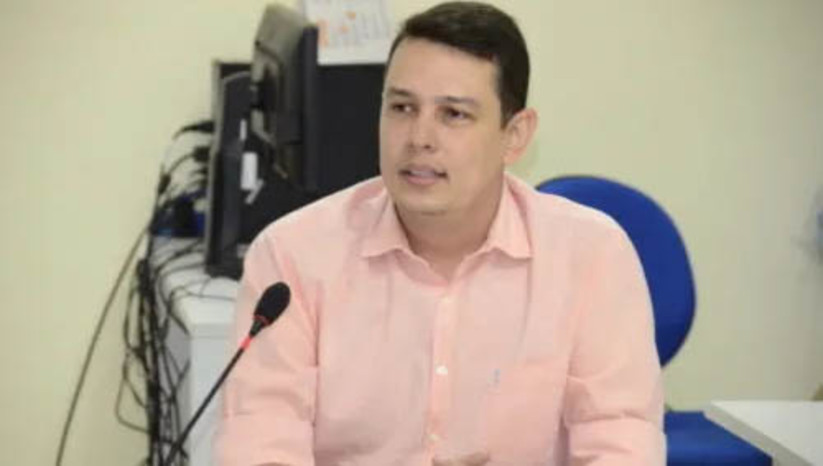 Imagem 1 - Presidente Lula nomeia Rodrigo Codes para o cargo de reitor da Ufersa. O decreto com a nomeação do novo reitor da universidade foi publicado na edição desta quinta-feira (8), do Diário Oficial da União. De acordo com o documento, Rodrigo Nogueira de Codes deverá assumir o cargo no dia 31 de agosto de 2024. Ele foi escolhido pela comunidade acadêmica com 37,14% dos votos, durante consulta realizada no mês de abril. A atual reitora, Ludmilla Oliveira, informou ao MOSSORÓ HOJE que a transição, que será conduzida pelo professor Rodrigo Sérgio, começa na próxima segunda-feira (12). Imagem 1 - Presidente Lula nomeia Rodrigo Codes para o cargo de reitor da Ufersa. O decreto com a nomeação do novo reitor da universidade foi publicado na edição desta quinta-feira (8), do Diário Oficial da União. De acordo com o documento, Rodrigo Nogueira de Codes deverá assumir o cargo no dia 31 de agosto de 2024. Ele foi escolhido pela comunidade acadêmica com 37,14% dos votos, durante consulta realizada no mês de abril. A atual reitora, Ludmilla Oliveira, informou ao MOSSORÓ HOJE que a transição, que será conduzida pelo professor Rodrigo Sérgio, começa na próxima segunda-feira (12).