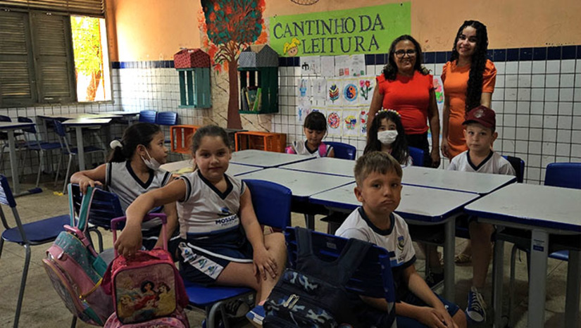Imagem 1 -  A gestão Allyson Bezerra aponta a dedicação dos professores, apoio dos pais dos alunos, empenho dos próprios estudantes, num ambiente que não falta o transporte e merenda escolar e também escolas com boa infra-estrutura, como fatores cruciais para o IDEB de Mossorós ser superior ao da região metropolitana de Natal. Das 96 escolas municipais, cerca de 40 já foram reformadas e climatizadas nos últimos três anos e as demais espera-se que até o ano que vem também passem pelo mesmo processo. 