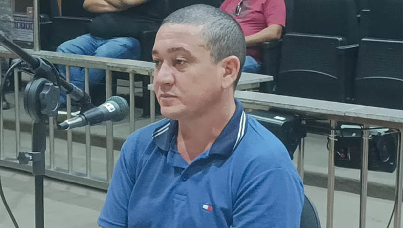 Imagem 1 - TJP condena segundo réu por homicídio ocorrido no Bom Jesus, em Mossoró. Roberto Cosme Vitorino foi à júri popular na manhã desta segunda-feira (26), no Fórum Municipal Desembargador Silveira Martins. Ele foi considerado culpado pelo homicídio de Roberto Duarte da Silva, ocorrido no dia 11 de junho de 2023, no bairro Bom Jesus, em Mossoró. Roberto Cosme foi a segunda pessoa a ser condenada por este homicídio. No dia 9 de julho, o TJP já havia condenado Maycon Jhon Fernandes Silva, 28 anos, a uma pena de 16 anos e 6 meses de prisão. Imagem 1 - TJP condena segundo réu por homicídio ocorrido no Bom Jesus, em Mossoró. Roberto Cosme Vitorino foi à júri popular na manhã desta segunda-feira (26), no Fórum Municipal Desembargador Silveira Martins. Ele foi considerado culpado pelo homicídio de Roberto Duarte da Silva, ocorrido no dia 11 de junho de 2023, no bairro Bom Jesus, em Mossoró. Roberto Cosme foi a segunda pessoa a ser condenada por este homicídio. No dia 9 de julho, o TJP já havia condenado Maycon Jhon Fernandes Silva, 28 anos, a uma pena de 16 anos e 6 meses de prisão.