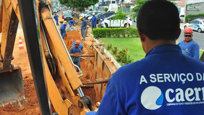 Imagem 1 -  BNB vai liberar R$ 327 milhões para financiar saneamento em Apodi e mais 4 município do RN. O valor será liberado à Caern. O evento de assinatura será realizado na Escola de Governo do RN, no Centro Administrativo com a presença do presidente Lula e do presidente do BNB, Paulo Câmara.  A operação de crédito vai beneficiar uma população estimada em 1,3 milhão de pessoas nos municípios de Natal, Apodi, Assú, Parnamirim e São Paulo do Potengi.