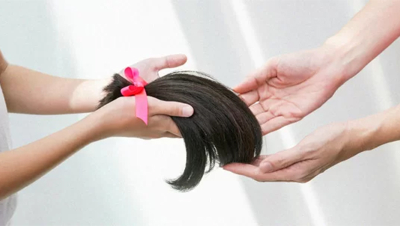 Imagem 1 - Uern promove ação com corte de cabelo solidário para doação e confecção de perucas. A iniciativa acontecerá no Campus Mossoró, nesta quarta-feira (16), das 8h às 11h. A ação faz parte da programação em alusão ao Outubro Rosa, que visa a conscientização sobre a importância da prevenção e do diagnóstico precoce do câncer de mama e, mais recentemente, do câncer de colo do útero. Imagem 1 - Uern promove ação com corte de cabelo solidário para doação e confecção de perucas. A iniciativa acontecerá no Campus Mossoró, nesta quarta-feira (16), das 8h às 11h. A ação faz parte da programação em alusão ao Outubro Rosa, que visa a conscientização sobre a importância da prevenção e do diagnóstico precoce do câncer de mama e, mais recentemente, do câncer de colo do útero.