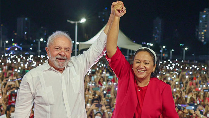 Imagem 1 -  O Presidente Lula, em sua passagem por Natal nesta quarta-feira, 16, também deve anunciar recursos para construir 1.500 casas na capital e espera-se que trate também sobre a duplicação da BR 304, no trecho entre Macaíba e a divisa com o Estado do Ceará. O ministro Renan Filho, dos Transportes, está na Comitiva Presidencial que visita a capital do RN.