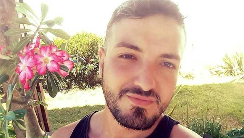 Imagem 1 -  Polícia prende dois envolvidos na briga que resultou na morte de Felipe Duarte em Almino Afonso. As prisões dos suspeitos aconteceram nesta terça-feira (22), nos municípios de Umarizal e Caraúbas. O crime aconteceu no sábado (19), em um bar localizado em Almino Afonso. O primeiro suspeito, um homem de 39 anos, tentou matar um desafeto com uso de arma de fogo, mas não obteve sucesso. Esta tentativa resultou em uma briga generalizada, que acabou envolvendo o segundo suspeito, um homem de 36 anos. Este último foi responsável pelo homicídio de Felipe Duarte Mantuano, de 33 anos, morto com um golpe de faca, ao tentar contar o suspeito e evitar que ele matasse outra pessoa. 