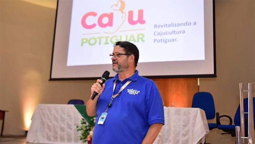   Essa condição de referência ficou evidente no Seminário da Cajucultura, que integra a segunda edição do Caju Conecta, realizado pela Embrapa Agroindústria Tropical, com o apoio do Sebrae no RN, nesta quarta-feira (30), no auditório da Ufersa, em Mossoró. Segundo o chefe-geral da Embrapa Agroindústria Tropical, Gustavo Saavedra, a participação no evento de especialistas e produtores dos demonstra a relevância que a cajucultura potiguar alcançou nos últimos anos. Conforme o pesquisador, o setor no RN é um “farol” para o desenvolvimento do segmento no país. O Caju Conecta segue até hoje (31). 