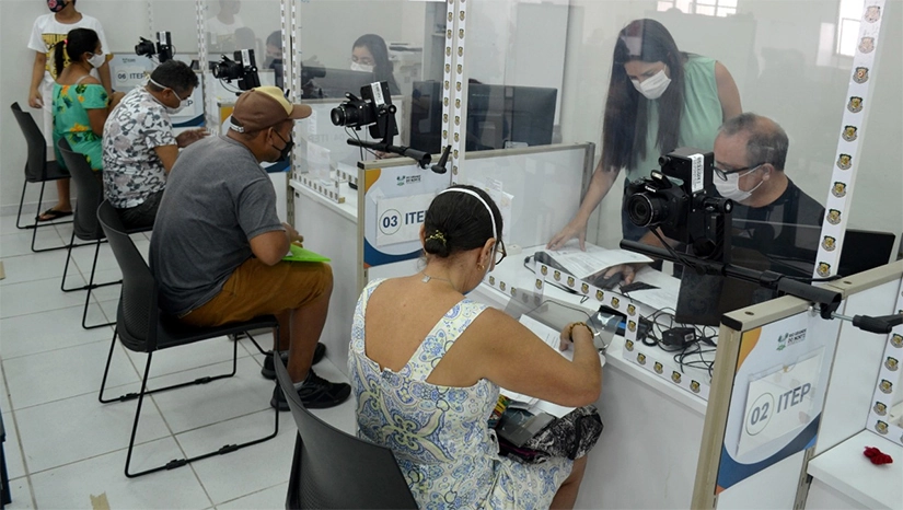    A ação vai acontecer nesta terça- feira (12), na Escola de Governo (EGRN) em Natal e tem como objetivo facilitar o processo de emissão das novas Carteiras de Identidade para os servidores públicos estaduais. No entanto, o público em geral também poderá usufruir do serviço. Serão realizados até 100 atendimentos, com distribuição de fichas por ordem de chegada, iniciando a partir das 9h.