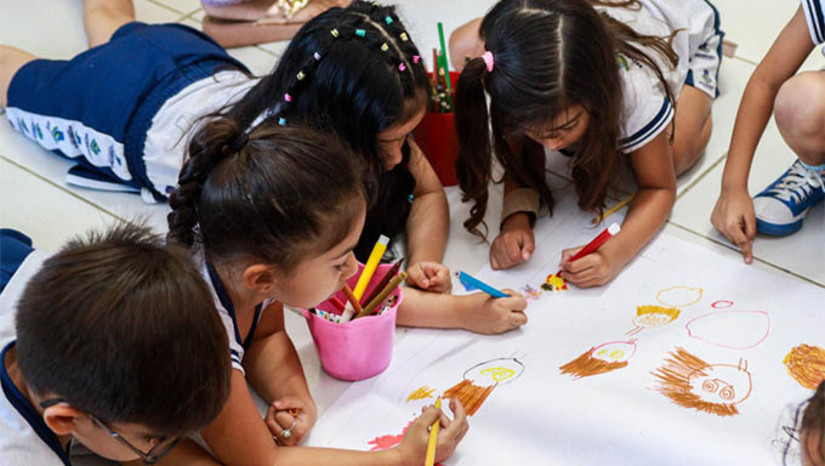 Imagem 1 -  Mossoró é premiada com Medalha Professora Justina Iva de Educação. O anúncio aconteceu nesta quarta-feira (20). A gestão foi reconhecida na categoria “Projetos Exitosos na Educação Infantil”, por meio da III Semana de Arte e Cultura na Educação Infantil (SACEI), que este ano aborda o tema “Diversidade e valorização cultural: na palma da mão, na ponta do pé”. “A conquista da medalha Justina Iva no Dia da Consciência Negra é muito significativa, pois trata-se de um projeto cujo foco é a promoção da educação antirracista e da cultura dos povos indígenas na Educação Infantil”, destacou a diretora de Planejamento e Gestão Educacional da SME, Gilneide Lobo.