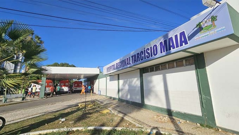 Imagem 1 -  Segundo o Sinmed RN, o pagamento referente ao mês de julho deveria ter sido realizado até o dia 22 de novembro, conforme um acordo judicial firmado entre as partes. No entanto, até a data de hoje, o Estado não repassou os valores devidos, o que levou os médicos a aprovarem a paralisação nesta terça-feira. De acordo com o presidente sinmed, a Secretaria de Estado da Saúde Pública (Sesap) apresentou uma proposta de pagar o mês de julho nesta terça-feira. O Sinmed fez uma contraproposta, que prevê o pagamento imediato de julho e agosto até dia 18 de dezembro. "Nós temos uma situação de Inadimplência  com atraso do governo de 180 dias,  nas UTI's os atrasos vem desde julho, veio uma proposta do governo do estado, nós enviamos uma contraproposta para evitar que em dezembro aconteça  a mesma coisa, estamos aguardando o retorno da Sesap", disse o presidente.