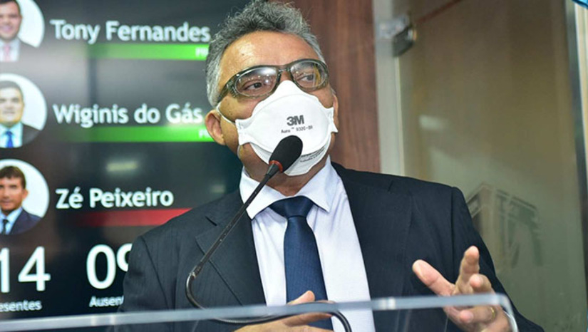 Imagem 1 - Ao ser anunciado como vencedor, Professor Francisco Carlos destacou a importância do reconhecimento: “Ser escolhido Vereador do Ano é uma honra imensa e um estímulo para continuar lutando por Mossoró. Agradeço à comissão eleitoral, e, especialmente, a todos os meus auxiliares que nos ajudaram nessa conquista. Afinal, o reconhecimento é individual, mas o trabalho é coletivo.” Imagem 1 - Ao ser anunciado como vencedor, Professor Francisco Carlos destacou a importância do reconhecimento: “Ser escolhido Vereador do Ano é uma honra imensa e um estímulo para continuar lutando por Mossoró. Agradeço à comissão eleitoral, e, especialmente, a todos os meus auxiliares que nos ajudaram nessa conquista. Afinal, o reconhecimento é individual, mas o trabalho é coletivo.”