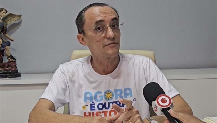 Imagem 1 -  Em entrevsita ao Portal Mossoró Hoje, o prefeito Manoel Cunha Neto, Souza, disse que pretende resgatar o turismo na cidade, com a criação de um calendário de eventos. Sobre o Carnaval 2025, Souza disse que no próximo dia 10, durante o lançamento do campeonato de blocos, irá divulgar a atração da festa de escolha do Rei e Rainha do Carnaval, e no dia 19, na praia de Ponta do Mel, será divulgada toda a programação do Carnaval. “Com as atrações divulgadas com antecedência, daremos oportunidade aos turistas poderem se programar e vim pra Areia Branca”, disse.