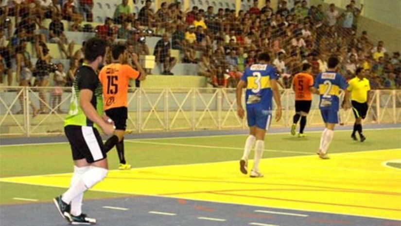 Imagem 1 -  As inscrições para os jogos começaram nesta segunda-feria (06) e seguem o dia 13, na sede da Secretaria de Esportes, no Ginásio Vilson Custódio das 08h às 12h e das 14h ás 17h. Na edição de 2025, os Jogos Carnavalescos de Apodi contarão com a modalidade de Futsal com diversas categorias: Futsal Masculino - 1ª e 2ª Divisão, Master 35, futsal feminino e futsal de base.  De acordo com o secretario de esportes de Apodi Lucas Oliveira, a expectativa é que 76 equipes se inscrevam para participar dos jogos este ano. “Nossa expectativa é a maior possível, tendo em vista que a premiação desse ano é inédita. Esperamos que o nível eleve e o público seja beneficiado com o espetáculo”, destacou o secretário.