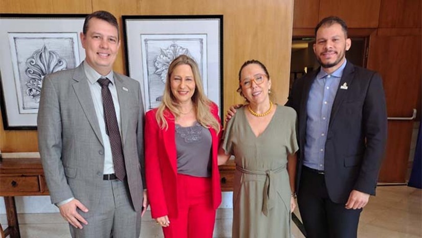 Imagem 1 -  Em parceria com o Ministério da Saúde, a Ufersa irá viabilizar um projeto voltado à análise dos impactos sociais, ambientais e de saúde oriundos da instalação das usinas de energia eólica e solar no Estado do Rio Grande do Norte. De acordo com o Reitor da Ufersa,Rofrigo Codes, o projeto trará benefícios significativos para a comunidade acadêmica e a sociedade e que irão refletir diretamente no bem-estar e saúde da nossa região. O projeto a ser desenvolvido pela Ufersa, terá abrangência em todo o país.
