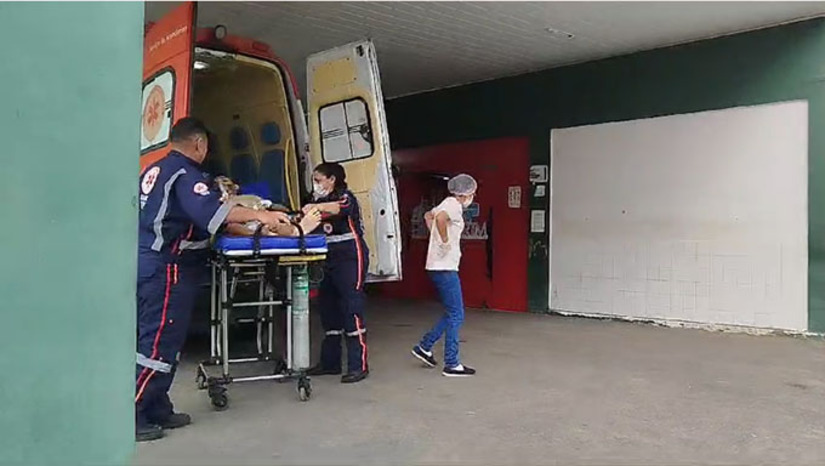 Imagem 1 -  Em Baraúna-RN, Douglas da Silva, de 27 anos, foi morto por dois homens que fugiram numa motocicleta. No conjunto Vingt Rosado, em Mossoró, o preso de Justiça José Leandro da Silva Miguel, de 31 anos, foi morto dentro de casa na madrugada deste sábado. Já na madrugada deste domingo, um assaltante atirou na polícia e terminou morto na região do Pirrichil, em Mossoró-RN. Por volta das 10 horas deste domingo, um homem foi morto a tiros no cruzamento das ruas Artur Bernardes com Noêmia Chaves, no bairro Barrocas. Ocorrência em andamento.