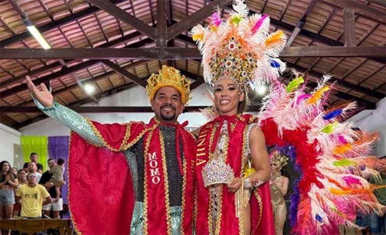 Imagem 1 -  Buiú Noronha e Raytacia Sabrina foram eleitos Rei Momo e Rainha do Carnaval durante um concurso realizado neste sábado (22) em Apodi. A escolha foi marcada por apresentações que exaltaram a cultura e a tradição do evento. O prefeito Luiz Sabino informou que toda estrutura de palco, camarotes, segurança e saúde, já estão sendo montadas para receber o maior público da história dos carnavais do município. A abertura oficial do carnaval de Apodi acontece na sexta-feira (28), com Xand Avião, Jonas Esticado e Banda Inala. No sábado (1º), o trio elétrico traz Lambasaia, seguidos de Natanzinho Lima, Wiu, Marcynho Sensação, e Dário Villa.