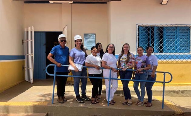 Imagem 1 - As unidades beneficiadas são as escolas das vilas Amazonas, Ceará, Piauí, Paraná e Espírito Santo. Atualmente, as instituições de ensino estão em diferentes fases do processo, com algumas na etapa de elaboração de projetos e outras já em fase de orçamento para posterior aprovação e licitação. De acordo com o secretário de Infraestrutura, Iranilson Lopes, a iniciativa da Administração Municipal tem como objetivo melhorar a infraestrutura das escolas, garantindo mais conforto, segurança e acessibilidade para alunos e profissionais da educação. Imagem 1 - As unidades beneficiadas são as escolas das vilas Amazonas, Ceará, Piauí, Paraná e Espírito Santo. Atualmente, as instituições de ensino estão em diferentes fases do processo, com algumas na etapa de elaboração de projetos e outras já em fase de orçamento para posterior aprovação e licitação. De acordo com o secretário de Infraestrutura, Iranilson Lopes, a iniciativa da Administração Municipal tem como objetivo melhorar a infraestrutura das escolas, garantindo mais conforto, segurança e acessibilidade para alunos e profissionais da educação.