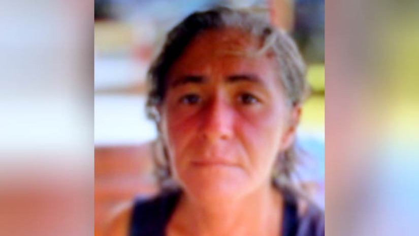 Imagem 1 -  Ex-cantora de Mossoró continua desaparecida; DHPP solicita informações para localizá-la. A 16ª Delegacia de Homicídio e Proteção à Pessoa de Mossoró tem empenhado esforços para localizar a ex-cantora Kallianne Emmanuela Fernandes de Brito, de 44 anos, conhecida como Nanda Brito, que está desaparecida desde dezembro de 2024. Informações recentes dão conta que ela teria sido vista na praça do Teatro Lauro Monte, sendo conduzida para internação por três homens, mas a família e as autoridades seguem sem qualquer notícia. Quem souber qualquer informação que possa ajudar a localizá-la, pode entrar em contato com a polícia civil pelo número (84) 98661-3512, da 16ª DHPP.