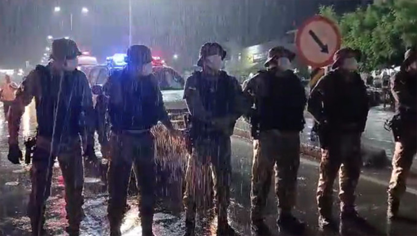 Imagem 1 -  Quatro ocorrências distintas se destacaram neste carnaval. O trabalho preventivo foi realizado mesmo com a chuva intensa em alguns dias. Um acidente na BR 110, uma tentativa de assassinato em Pau dos Ferros, um homem baleado em Governador  Dix Sept Rosado e um mossoroense que faleceu vítima de um choque elétrico em Apodi-RN, movimentação tranquilia se considerado a grandiosidade das festas realizadas em Apodi, Areia Branca, Caicó e na Grande Natal.