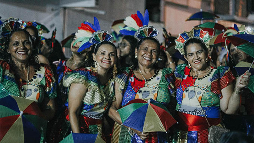 Imagem 1 -  Programa Cultural Câmara Cascudo beneficia 27 projetos carnavalescos no RN. Com um aporte total de aproximadamente R$ 10,6 milhões, os recursos garantiram as festas em municípios tradicionais como Apodi, Caicó, Natal e Parnamirim, além de cidades como Baraúna, Monte Alegre, São Paulo do Potengi e Upanema. O Programa Cultural Câmara Cascudo é viabilizado por meio da renúncia fiscal do Imposto sobre Circulação de Mercadorias e Prestação de Serviços (ICMS) pelas empresas patrocinadoras de projetos culturais. 