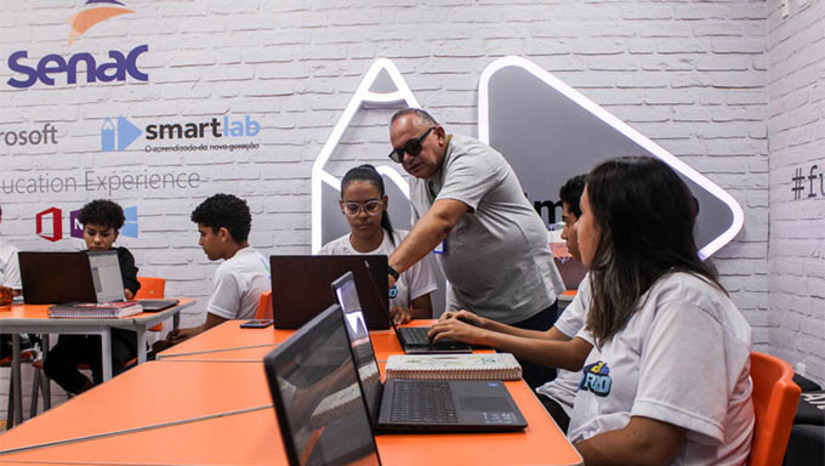Imagem 1 -  Mossoroenses podem se inscrever no “Jovem do Futuro” até a próxima segunda, 10. O programa é destinado a jovens da Rede Pública de Ensino com idade entre 15 anos e 17 anos e 11 meses. Os candidatos precisam ter renda per capita de até 1 salário mínimo. O programa já formou 2 mil jovens, em 2023 e 2024, e tem proporcionado aos participantes a oportunidade de se qualificar e ingressar no mercado de trabalho, por meio de formação cidadã e capacitação profissional. As inscrições podem ser feitas pelo site ou pelo aplicativo Jovem do Futuro.
