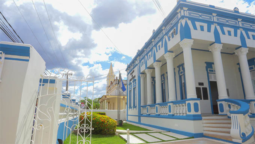 Imagem 1 -  PMM reforça que candidatos convocados em concurso têm 30 dias para apresentar documentação. Mais 100 aprovados nos concursos públicos da prefeitura de Mossoró foram convocados ainda no mês de fevereiro. Estes candidatos têm 30 dias, a partir da data de convocação, para apresentarem a documentação completa, incluindo exames médicos, à Secretaria de Gestão e Desenvolvimento de Pessoas (SEGEPE). A Secretaria fica situada na Rua Idalino de Oliveira, 106, Centro. A Segepe funciona das 7h às 17h.