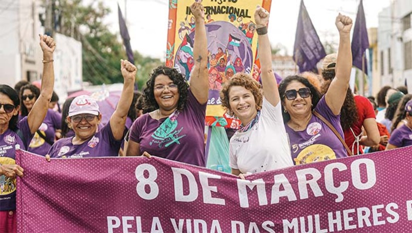 Imagem 1 -  A proposta tem como objetivo reconhecer, reduzir e redistribuir o trabalho de cuidado, majoritariamente doméstico e realizado por mulheres, assegurando condições dignas para cuidadoras e cuidadores. Como parte da mobilização para fortalecer essa política em todo o estado, Isolda articulou a apresentação de leis municipais do cuidado em oito cidades do Rio Grande do Norte. Em Mossoró, o projeto foi apresentado pela vereadora Plúvia Oliveira. A expectativa é que a proposta avance na Assembleia Legislativa e que a mobilização nos municípios fortaleça a institucionalização dessa política em todo o estado.