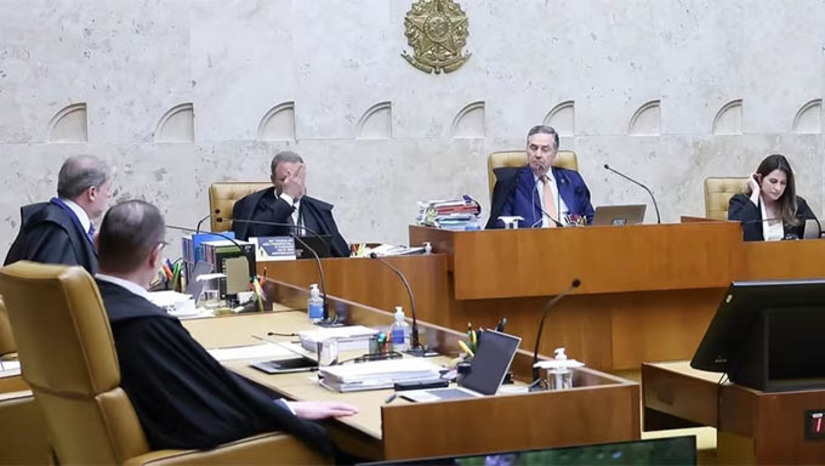 Imagem 1 -  [COLUNA ESPLANADA] A decisão do plenário do STF ontem sobre mudança nas regras sobre as “sobras eleitorais” vai cancelar o mandato de sete deputados federais – e quem sai ganhando é o presidente do Senado, Davi Alcolumbre, que verá quatro parlamentares de oposição a seu grupo voltarem para casa. Veja no site da Coluna a lista de quem sai e quem entra com a nova decisão. Três deputados de Tocantins, DF e Rondônia também dançaram.