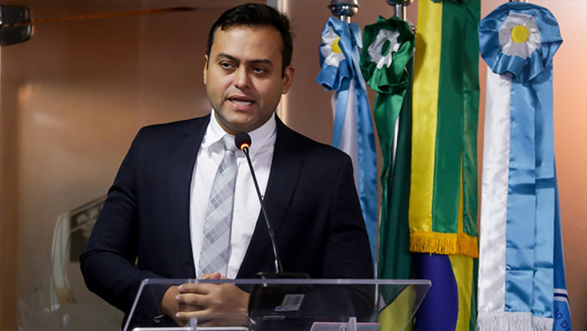 Imagem 1 -  “A união da classe política é o principal ingrediente para o desenvolvimento do Rio Grande do Norte”, diz Thiago Marques, que assumiu o mandato de vereador em Mossoró no dia 1º de janeiro de 2025, em Mossoró-RN. O seu primeiro pleito é unir a classe política por voos no Aeroporto Dix Sept Rosado. Defende o mesmo por um grande hospital em Mossoró para servir de residência para os estudantes das faculdades de medicina e atender o Oeste do RN. 