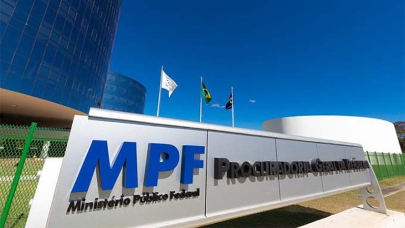 Imagem 1 - As chamadas emendas pix são direcionadas aos municípios por parlamentares federais (deputados ou senadores), são impositivas (o Poder Executivo não pode impedir o repasse) e não possuem finalidade específica quando da destinação. Um relatório do MPF apontou que os gastos efetuados por Emendas PIX destinadas a Macau (no valor de R$ 35 mil, de autoria do deputado General Girão) e a Serrinha dos Pintos (R$ 250 mil, de autoria do deputado Benes Leocádio) ainda não foram comprovados. Imagem 1 - As chamadas emendas pix são direcionadas aos municípios por parlamentares federais (deputados ou senadores), são impositivas (o Poder Executivo não pode impedir o repasse) e não possuem finalidade específica quando da destinação. Um relatório do MPF apontou que os gastos efetuados por Emendas PIX destinadas a Macau (no valor de R$ 35 mil, de autoria do deputado General Girão) e a Serrinha dos Pintos (R$ 250 mil, de autoria do deputado Benes Leocádio) ainda não foram comprovados.