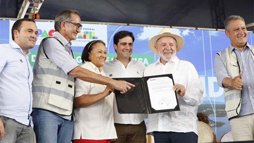 Imagem 1 -  A Adutora do Agreste Potiguar, orçado em R$ 448,46 milhões, atenderá 38 municípios da região agreste do Rio Grande do Norte, com uma rede de 170,9 quilômetros de extensão. O prazo para execução da obra é de cinco anos. A Barragem de Oiticica e a Adutora do Agreste Potiguar representam um avanço significativo para a segurança hídrica no RN, garantindo água para consumo humano, produção agrícola e desenvolvimento econômico. 
