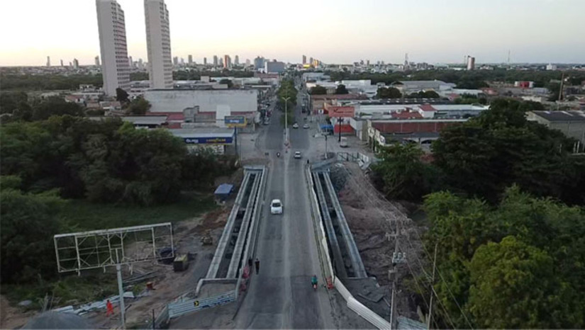 Imagem 1 -  Trabalho começa nesta segunda-feira, dia 24, devendo ser concluído na segunda quinzena de abril, num investimento do Programa Mossoró Realiza superior a R$ 11 milhões. Os motoristas poderão utilizar as ruas General Péricles e Benício Filho, além da Avenida Jerônimo Dix-neuf Rosado (Leste-Oeste) e da Avenida Coelho Neto, que vem passando por melhorias na sinalização, para tornar o fluxo de veículos mais seguro.