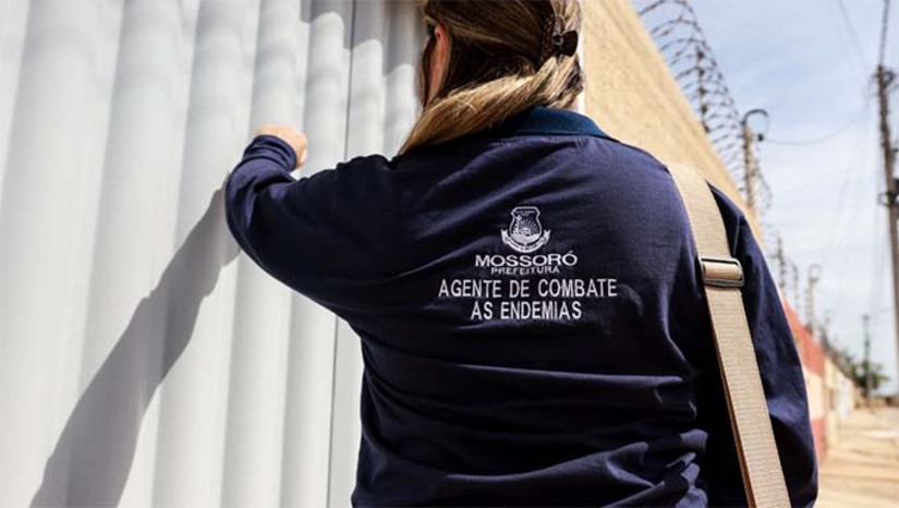 Imagem 1 -  O serviço serve para que a população possa esclarecer dúvidas e buscar informações acerca das arboviroses, bem como realizar denúncias. Os números do “Disque Dengue” são os seguintes: (84) 2140-0753, telefone fixo; e ainda o número de WhatsApp (84) 98849-4027.  Os atendimentos ao público acontecem de segunda a sexta-feira, das 7h às 11h e das 13h às 17h. 