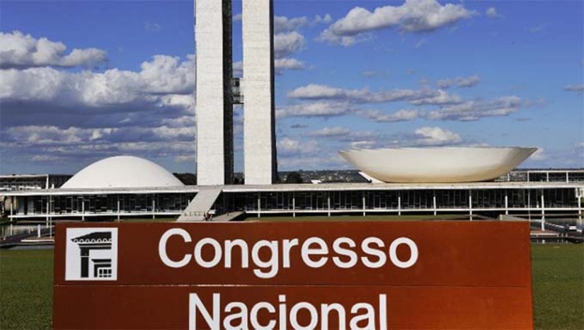 Imagem 1 - São recursos de emendas individuais e de bancada. Cada senador pode indicar R$ 68.539.716 e cada deputado federal pode indicar R$ 37.275.986 para investir no Rio Grande do Norte. Juntos, eles podem direcionar para investir no estado o valor de R$ 528.889.656,00, chegando ao valor de R$ 1.032.716.692,00 para o exercício de 2025, mesmo valor de 2024. Imagem 1 - São recursos de emendas individuais e de bancada. Cada senador pode indicar R$ 68.539.716 e cada deputado federal pode indicar R$ 37.275.986 para investir no Rio Grande do Norte. Juntos, eles podem direcionar para investir no estado o valor de R$ 528.889.656,00, chegando ao valor de R$ 1.032.716.692,00 para o exercício de 2025, mesmo valor de 2024.