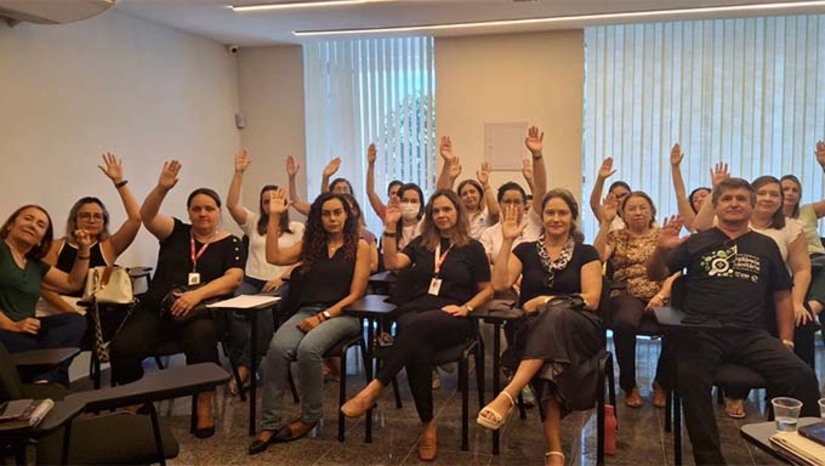 Imagem 1 -  A greve  reivindica a recomposição da Gratificação de Estímulo à Auditoria e Fiscalização (Grafis), congelada há 24 anos, e a reimplantação da produtividade que foi retirada desses profissionais em janeiro de 2025. A Vigilância Sanitária desempenha uma função essencial na promoção da segurança sanitária de serviços e produtos, identificando riscos e danos à saúde dos usuários, dos trabalhadores e ao meio ambiente. A auditoria Hospitalar (Auditoria do SUS), por sua vez, desempenha um papel crucial na transparência, eficiência e responsabilidade na gestão dos recursos públicos.