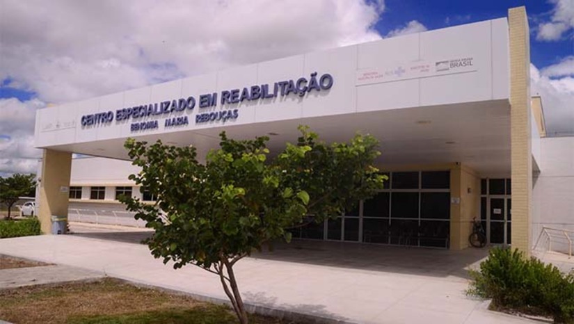 Imagem 1 -  Abril é conhecido como o mês de conscientização sobre o autismo. A campanha "Abril Azul" é realizada por instituições de saúde e entidades sociais.  No Dia Mundial do Autismo, 2 de abril, o CER terá uma programação especial com atividades lúdico-recreativas; sorteio de brindes; bingo; show de mágica. Além disso, haverá também palestra acerca da temática e compartilhamento de experiências por parte dos familiares.