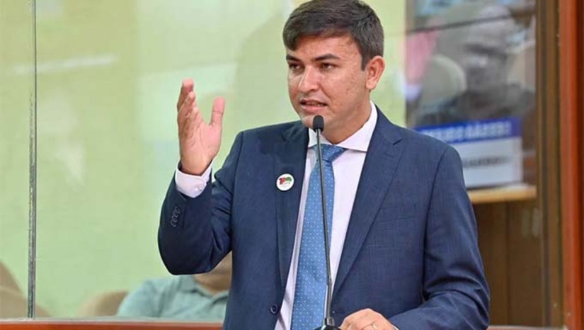 Imagem 1 -  Como a decisão é de primeira instância, o prefeito e o vice permanecem em seus cargos até o julgamento dos recursos. Caso a cassação seja confirmada, o município deverá realizar uma eleição suplementar para escolher um novo prefeito e vice. Na sentença, a juíza entendeu que Felipe Menezes cometeu abuso de poder político ao realizar, em 2024, período próximo ao processo eleitoral, no qual foi reeleito,  a nomeação em massa de cargos comissionados e contratações temporárias, ampliando de 15 para 139 o número de coordenadores em secretarias municipais.