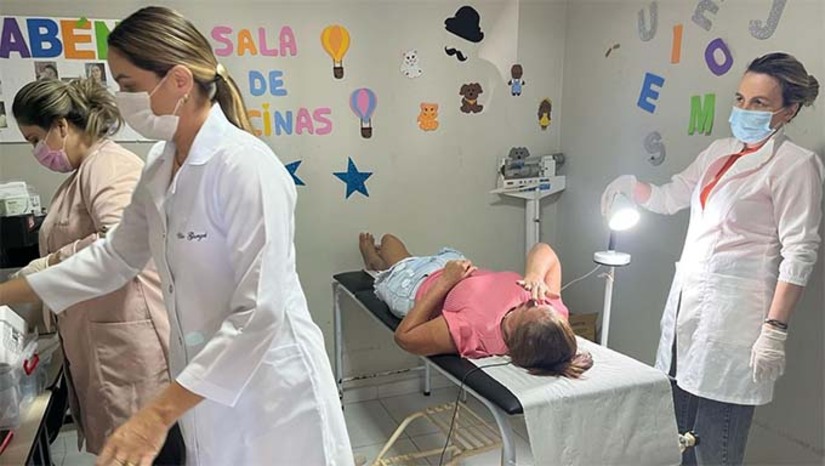 Imagem 1 - Entre os serviços ofertados à população estiveram endoscopias, ultrassonografias, eletrocardiogramas, ecocardiogramas e cirurgias de baixa complexidade. A ação teve como foco o fortalecimento da atenção especializada e a descentralização dos serviços, reduzindo a necessidade de deslocamento dos pacientes para outros municípios. Imagem 1 - Entre os serviços ofertados à população estiveram endoscopias, ultrassonografias, eletrocardiogramas, ecocardiogramas e cirurgias de baixa complexidade. A ação teve como foco o fortalecimento da atenção especializada e a descentralização dos serviços, reduzindo a necessidade de deslocamento dos pacientes para outros municípios.
