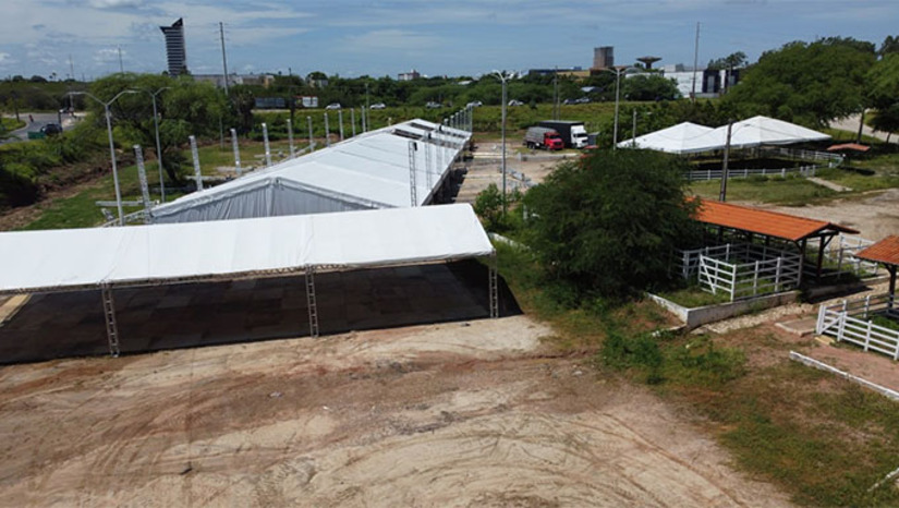 Imagem 1 -  A prefeitura Municipal de Mossoró prioriza essas montagens das estruturas com antecedência por questões de segurança, garantindo todas vistorias por parte do Corpo de Bombeiros de forma mais abrangente e segura. Estas são exigências do prefeito Allyson Bezerra a sua equipe de secretários nos preparativos de toda a estrutura do MCJ 2025.