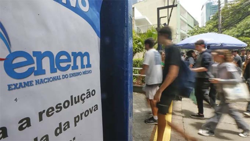 Imagem 1 -  Em nota, o MEC informou que interessados na isenção da taxa devem fazer a solicitação por meio da Página do Participante, utilizando o login único do Gov.br até esta sexta-feira (25). O resultado das solicitações de isenção da taxa/justificativa de ausência serão divugados dia 12 de maio. 