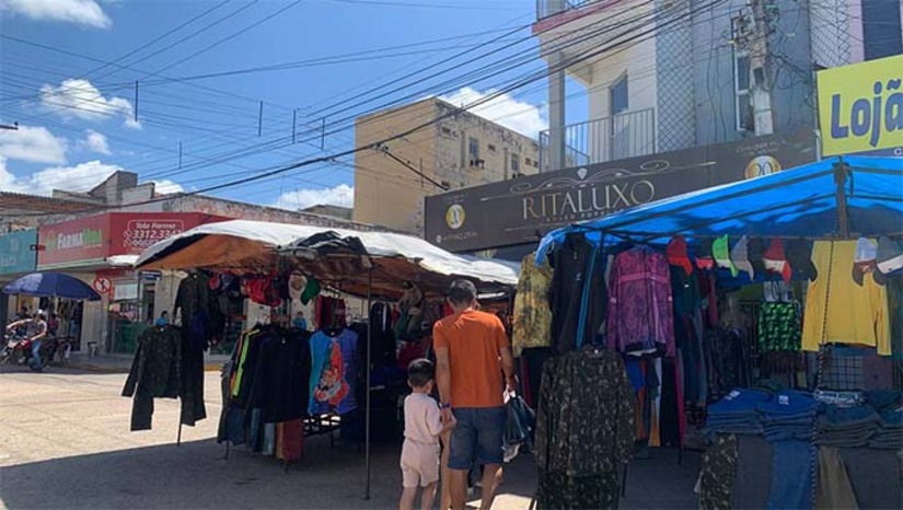 Imagem 1 - As lojas do comércio de rua não funcionarão durante o feriado. De acordo com a convenção, o Dia do Trabalhador é uma das datas em que os trabalhadores do comércio têm direito a folga garantida por lei. Os Supermercados também estarão fechados já as farmácias, terão funcionamento facultativo, podendo abrir com equipes reduzidas. O Partage Shopping Mossoró, também não abrirá as lojas e quiosques, mantendo funcionamento restrito apenas para as áreas de lazer e praça de alimentação, que abrem das 11h às 22h Imagem 1 - As lojas do comércio de rua não funcionarão durante o feriado. De acordo com a convenção, o Dia do Trabalhador é uma das datas em que os trabalhadores do comércio têm direito a folga garantida por lei. Os Supermercados também estarão fechados já as farmácias, terão funcionamento facultativo, podendo abrir com equipes reduzidas. O Partage Shopping Mossoró, também não abrirá as lojas e quiosques, mantendo funcionamento restrito apenas para as áreas de lazer e praça de alimentação, que abrem das 11h às 22h