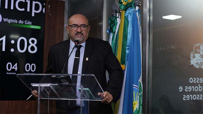 Imagem 1 -  O vereador Raério Cabeção (União Brasil) denunciou nesta quarta-feira (30) a falta de vagas no Hospital Regional Tarcísio Maia (HRTM), relatando a morte de uma paciente que aguardava leito na UPA. Ele criticou tentativas de minimizar a situação nas redes sociais e cobrou fiscalização nas unidades de saúde.