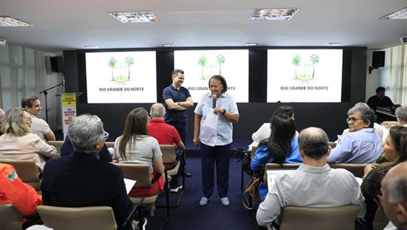 Imagem 1 -  O anuncio foi feito na manhã desta sexta-feira (02), durante reunião com os secretários. Fátima confirmou que vai investir R$ 183 milhões em reforma e climatização de escolas até 2026 e confirmou para o segundo semestre deste ano o início da segunda etapa do Programa de Restauração de Rodovias Estaduais, com mais 620 quilômetros de estradas em todas as regiões do Estado. A licitação dos novos trechos será lançada até o final deste mês de maio. 