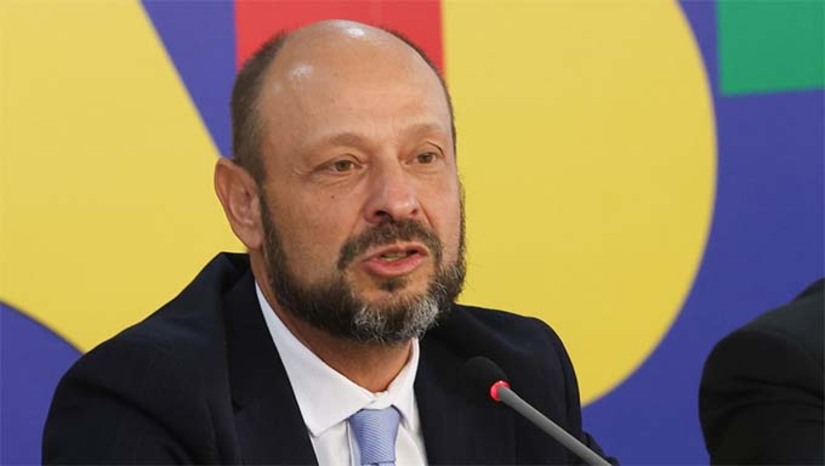 Imagem 1 -  O presidente do INSS, Gilberto Waller Júnior, anunciou que aposentados e pensionistas vítimas de descontos não autorizados de mensalidades associativas serão ressarcidos pelos valores cobrados entre março de 2020 e março de 2025. Cerca de 9 milhões de beneficiários serão notificados a partir de 14 de maio, via aplicativo Meu INSS e pelo telefone 135, para conferirem os descontos e, se não reconhecidos, contestá-los sem necessidade de apresentar documentos.