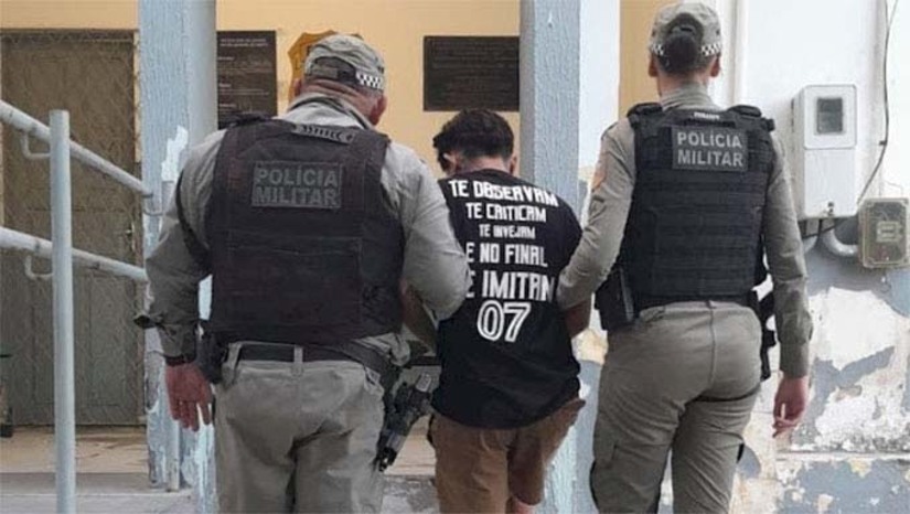 Imagem 1 -  Pedro Isaias Nunes Pereira, de 20 anos, confessou a Policia Militar ter pilotado a moto para dá fuga ao pistoleiro supostamente contratado por uma facção cearense para matar o cambista José Wilson, no Centro de Apodi-RN, no dia 2 de maio passado. Segundo a Policia, a facção cearense está tomando o controle do jogo do bicho na região Oeste do Rio Grande do Norte.