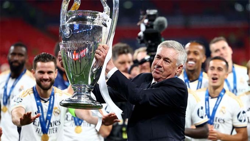 Imagem 1 -  Ainda vinculado ao Real Madrid, da Espanha, o italiano só deverá assumir a seleção no dia 26 de maio, após o término do Campeonato Espanhol. A CBF também divulgou um vídeo, no qual Ednaldo agradece a “paciência e o apoio” da torcida brasileira durante a longa negociação com treinador italiano. Ancelotti chega para treinar a Seleção para os dois próximos jogos das eliminatórias da Copa, contra o Equador, no dia 5/6, e Paraguai, no dia 10/06.