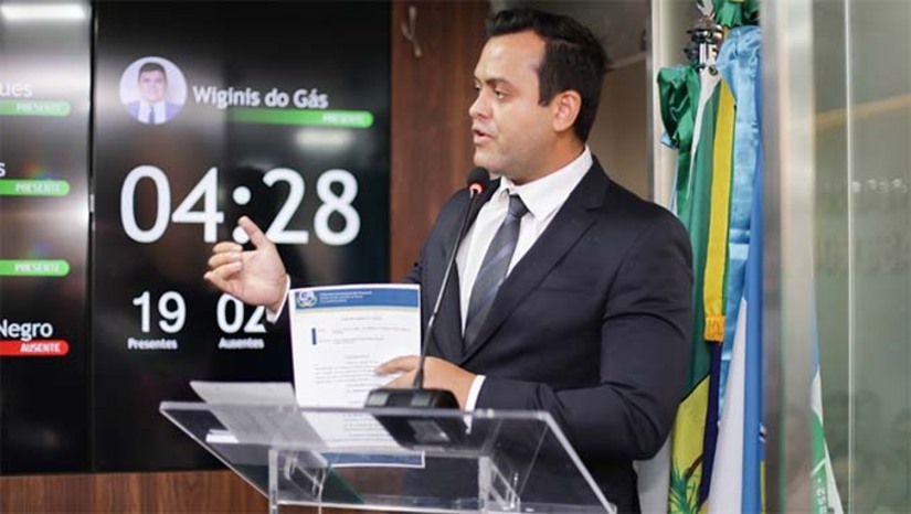 Imagem 1 - Durante a sessão desta terça-feira (14), o vereador Thiago Marques ressaltou a importância dos vereadores atuarem também em esferas estaduais e federais em defesa da população. Ele anunciou que, na próxima sexta-feira (16), estará em Natal reunido com o Superintendente Regional do DNIT, Getúlio Batista, para discutir demandas viárias de Mossoró, como a construção de rotatórias, duplicação de trecho da BR-110 e instalação de uma passarela na UFERSA. Imagem 1 - Durante a sessão desta terça-feira (14), o vereador Thiago Marques ressaltou a importância dos vereadores atuarem também em esferas estaduais e federais em defesa da população. Ele anunciou que, na próxima sexta-feira (16), estará em Natal reunido com o Superintendente Regional do DNIT, Getúlio Batista, para discutir demandas viárias de Mossoró, como a construção de rotatórias, duplicação de trecho da BR-110 e instalação de uma passarela na UFERSA.