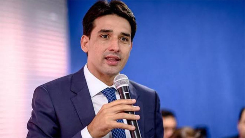 Imagem 1 -  Na companhia da Governadora Fátima Bezerra, o ministro Silvio Costa, de Portos e Aerportos, iria assinar ordem de serviço para a construção de um novo terminal de passageiros no Aeroporto Dix Sept Rosado, em Mossoró, num investimento de R$ 50 milhões, além dos R$ 20 milhões que a Infraero já usou para recuperar a pista e fazer o muro de proteção.