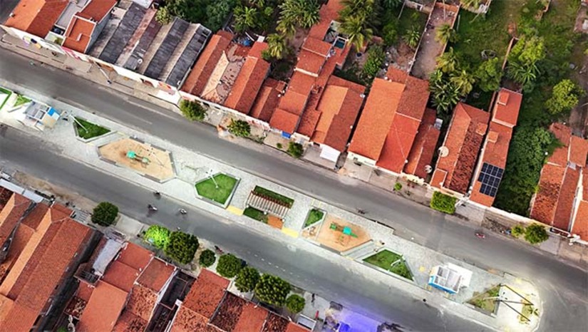 Imagem 1 -  Além da inauguração da Praça Francisca Pereira, a prefeita Cinthia Sonale também fará a assinatura das ordens de serviço para a urbanização da Avenida Terezinha Pereira, a Unidade Básica de Saúde (UBS) da Boa Esperança e a entrega oficial do novo ônibus escolar, que irá reforçar o transporte dos estudantes da rede municipal. Outro destaque do evento será o anúncio da aquisição de uma ambulância semi-UTI, garantindo mais segurança e estrutura para o atendimento em saúde de média complexidade aos grossenses.