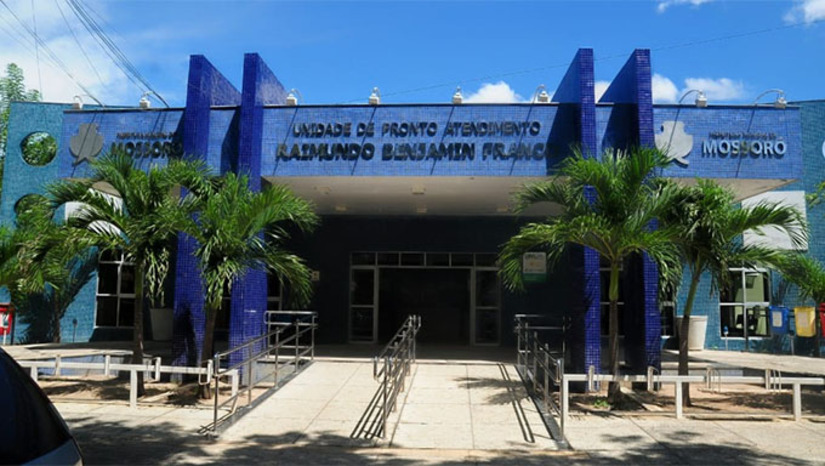 Imagem 1 -  A sugestão do secretário Alexandre Motta Câmara foi em resposta a NOTA da Secretaria Municipal de Saúde de Mossoró, assinada pelo secretário Almir Mariano, no início da manhã desta segunda-feira, 2, destacando que neste final de semana foi um verdadeiro caos nas UPAs, por falta de leito no Hospital Regional Tarcísio Maia para receber os pacientes que é de responsabilidade do Estado. Alexandre Arruda fez a sugestão e se colocou a disposição para ir a Brasília para credenciar o hospital municipal no SUS e aumentar os recursos em Mossoró.